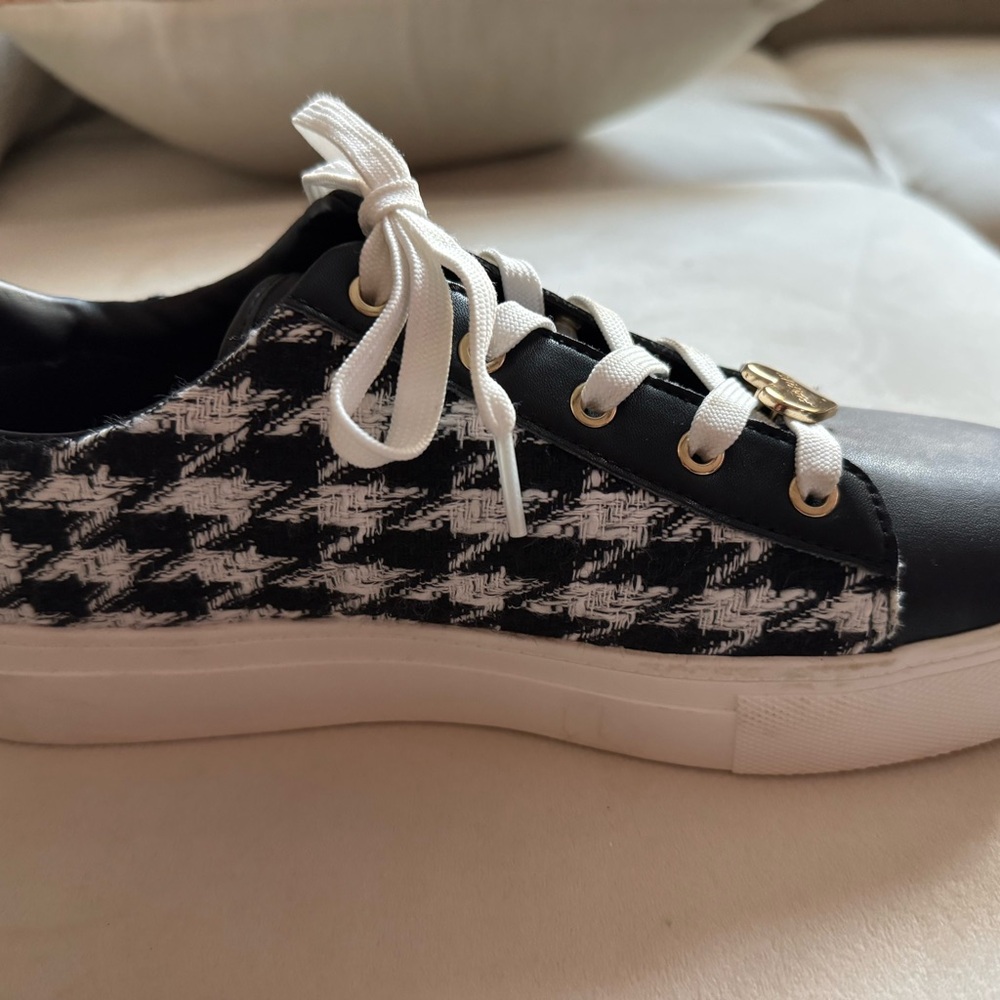 Karl Lagerfeld Black and White Heart Accent Sneakers - Picture 2 of 10